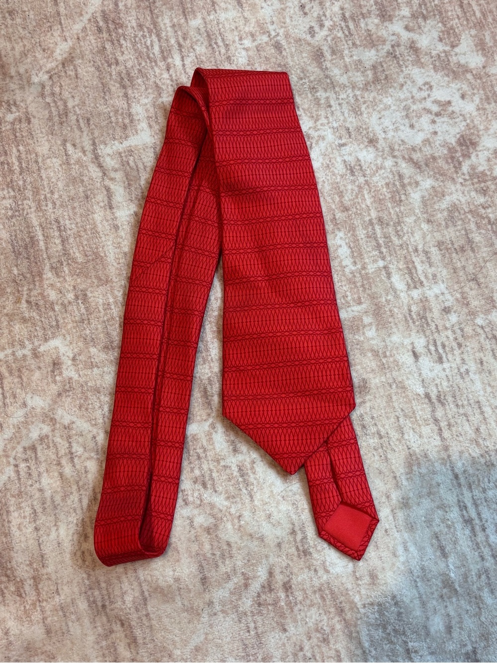 Hermes Elegant Red Men's Tie with Subtle Geometric Texture